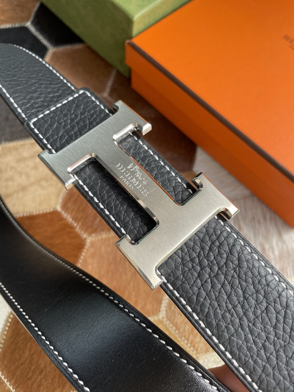 エルメスベルト背面デザイン